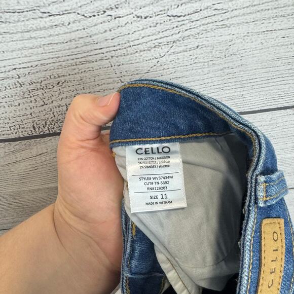 Cello Juniors High Rise Distressed Skinny Flare Boho Rodeo Jeans Size 11 - Picture 2 of 11